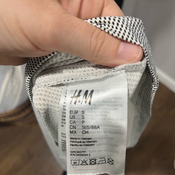 H&M Blouse - Picture 4 of 4